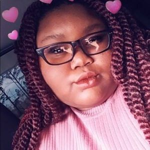 Meet your Posher, Yasmine